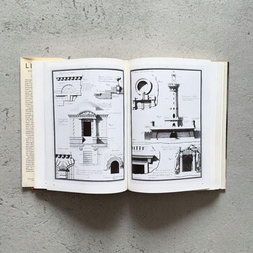 LEQUEU: An Architectural Enigma