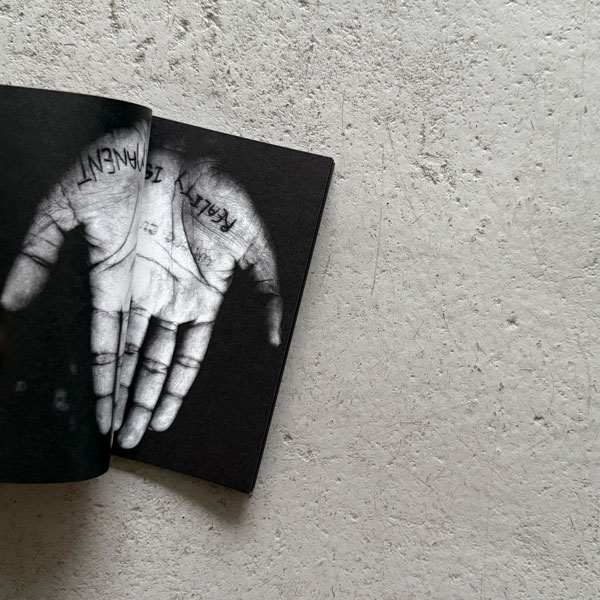 COMME des GARCONS DM - Semonara Chowdhury [with Envelope]