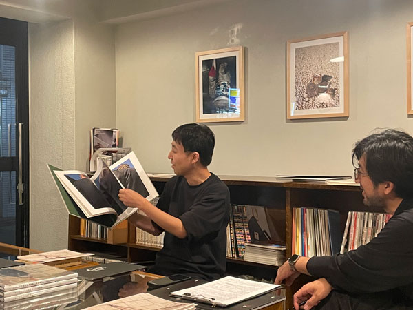原田直宏 写真展「2」アーティストトークの様子（2026年10月9日、Totodo）