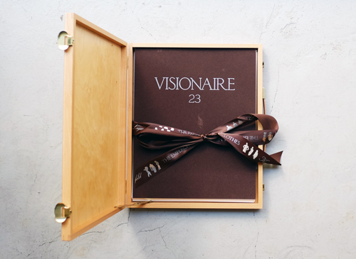 Visionaire 23　KARL LAGERFELD　カール・ラガーフェルド 古書古本 Totodo: VISIONAIRE 23: The Emperor's New Clothes by